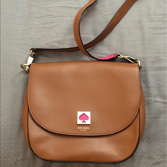 kate spade Handbags - ONE HOUR ONLY SALE LIKE NEW Kate Spade Crossbody
